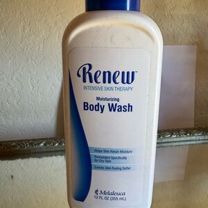 Renew Moisturizing Body Wash — White & Blue Nourishing Cleanser